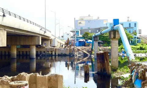 Dự án kênh dài nhất TPHCM chậm tiến độ vì thiếu chỗ… đổ đất