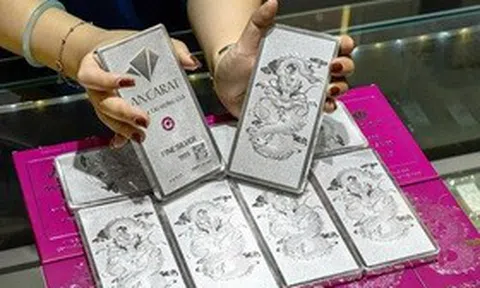 Giá bạc hôm nay (16/3): Giảm mạnh trong khi tình hình Trung Đông ngày càng căng thẳng