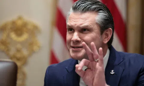 Bộ trưởng Mỹ tính 'đón sóng' cổ phiếu trước đòn đánh Iran