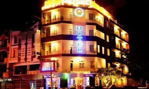 Nhà hàng, khách sạn tắt hoặc giảm tối thiểu 50% công suất chiếu sáng quảng cáo giờ cao điểm