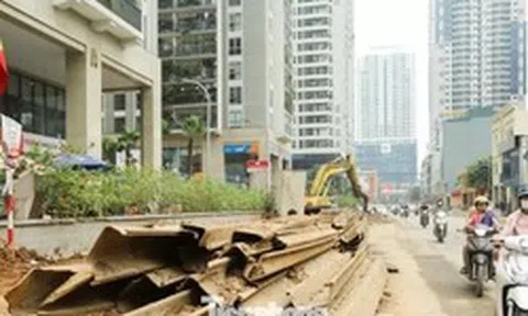 Đường Nguyễn Tuân thành ‘công trường bất tận’ giữa Thủ đô