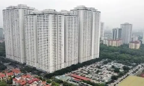 Chung cư đông dân nhất Hà Nội “dậy sóng”