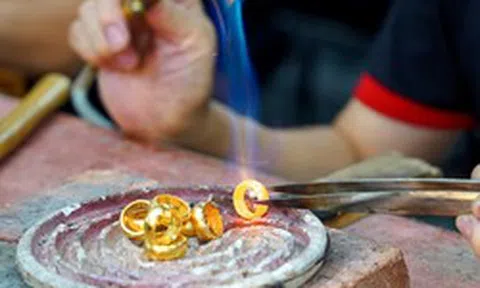 Băn khoăn với đề xuất vay vàng trong dân