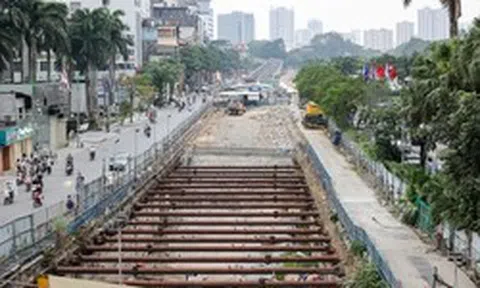 Gần một thập kỷ ‘bị giam’ bên lô cốt metro Nhổn - ga Hà Nội