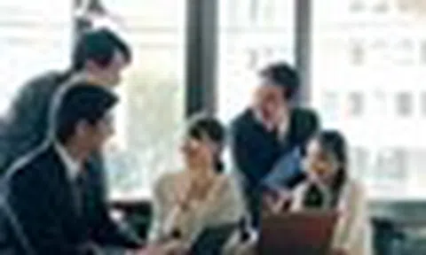 Nhân viên đi làm 490 năm mới kiếm được lương bằng sếp làm 1 năm
