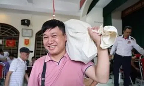 Nỗi lòng nhiều người dân sau cảnh nhận hàng bao tải tiền đền bù dự án