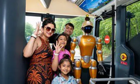 Bắt gặp robot triệu đô của tỷ phú Phạm Nhật Vượng thử việc tại Phú Quốc