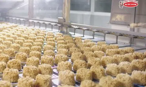 Có gì bên trong quy trình sản xuất mì ăn liền tại Acecook Việt Nam?