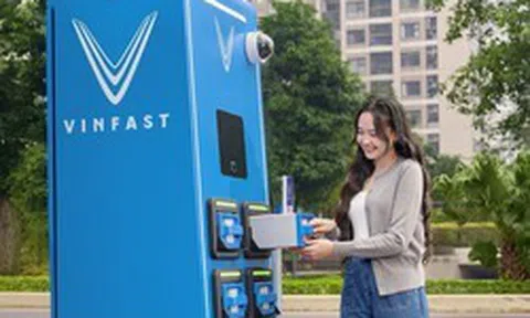 Công ty của tỷ phú Phạm Nhật Vượng bắt tay Điện lực Hà Nội triển khai 10.000 tủ đổi pin