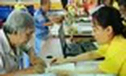 Hơn 20.000 người ở Hà Nội nguy cơ gián đoạn nhận lương hưu tháng 7
