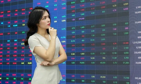 VN-Index áp sát vùng 1.900 điểm, có nên chốt lời?