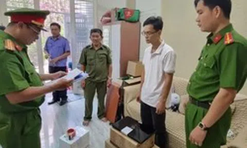 Công an ập vào khám xét nơi ở, nơi làm việc, bắt tạm giam quản lý Trần Minh Duy SN 1990