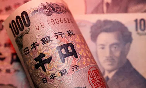 Đồng yen chạm đáy 40 năm