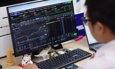 VN-Index giằng co, nhóm cổ phiếu chứng khoán 'vụt sáng'