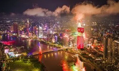 Saigon Marina IFC tự hào tỏa sáng, tôn vinh nửa thế kỷ mang tên Bác