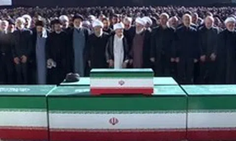 Ba con trai ông Ali Khamenei xuất hiện trong tang lễ của cha
