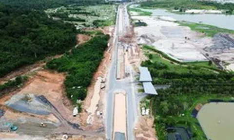 Thời tiết xấu, tiến độ các công trình đón APEC 2027 ở Phú Quốc ra sao?