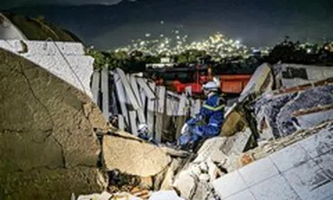 Xuyên đêm tìm kiếm nạn nhân động đất tại Venezuela, đoàn Việt Nam đã đưa 54 thi thể ra khỏi đống đổ nát