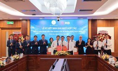 MB ký kết hợp tác với Khánh Hòa, đồng hành thúc đẩy chuyển đổi số địa phương