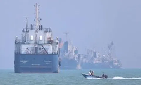 Khủng hoảng chuỗi cung ứng của châu Á kéo dài nhìn từ eo biển Hormuz