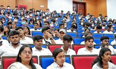 Điểm sàn Trường đại học Nam Cần Thơ: Y khoa 23 điểm, V-SAT 290 điểm