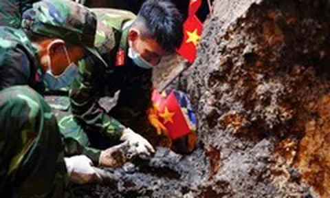 Cận cảnh lấy mẫu ADN và quá trình tìm kiếm hài cốt liệt sĩ tại công viên Lê Thị Riêng