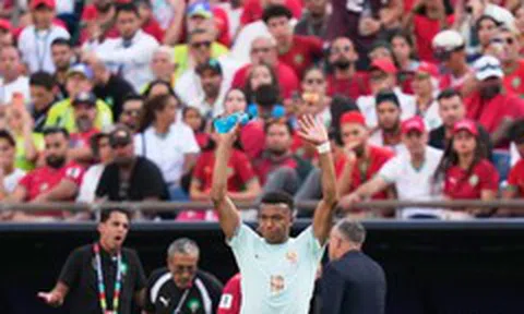 Haaland 'bênh' Mbappe sau cú sút hỏng phạt đền
