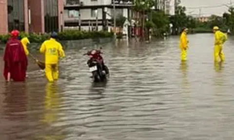 Hà Nội kiểm tra hệ thống chống ngập mới sau trận mưa gây ngập úng cục bộ