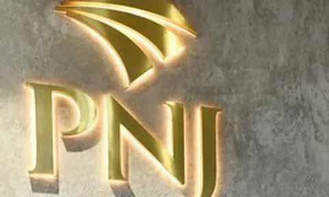 Giữa cơn biến động, VinaCapital bán ra hàng triệu cổ phiếu PNJ, không còn là cổ đông lớn