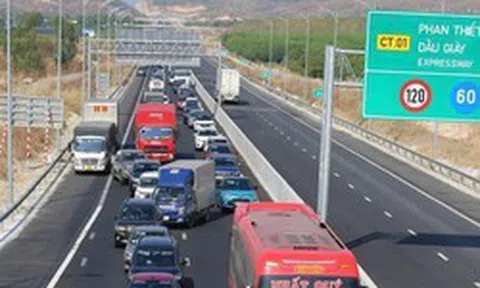Sau gần 4 tháng thu phí, 5 đoạn tuyến cao tốc Bắc - Nam đạt doanh thu gần 1.220 tỷ đồng