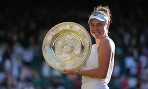 Noskova tưởng nhớ người mẹ đã mất bằng chức vô địch Wimbledon