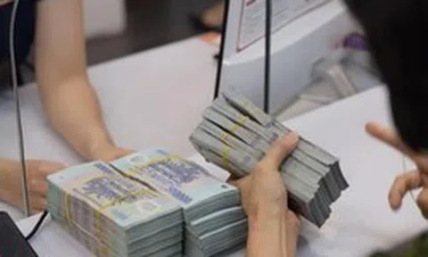 Ngân hàng đầu tiên công bố tăng lãi suất tiết kiệm kể từ đầu tháng 7