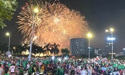 300.000 đồng cho 3,5km xe dịch vụ trong đêm pháo hoa Đà Nẵng gây tranh cãi