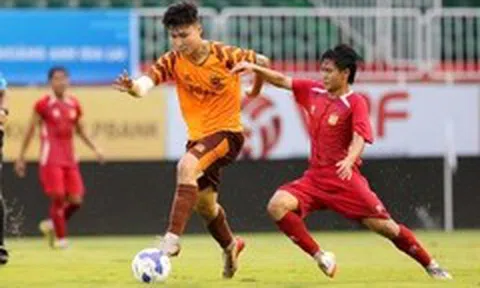 Tuyển Lào bất phân thắng bại với CLB Hoàng Anh Gia Lai