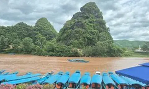 Thủ phủ du lịch Phong Nha lao đao vì sông Son đục ngầu bất thường