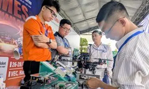 Robot, drone, thiết bị tự động hóa ở triển lãm quốc tế Gia Lai