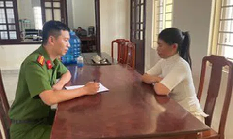 Nguyễn Thị Thanh Nga 48 tuổi ra đầu thú