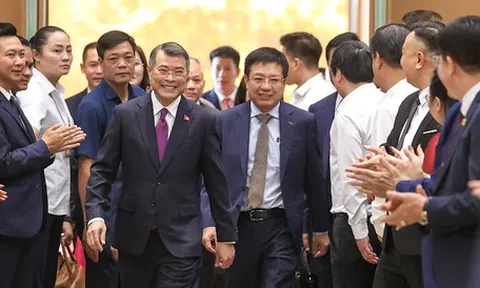 Thủ tướng: 'Khen Chính phủ thì để dịp khác, hội nghị để nêu các khó khăn và giải pháp'