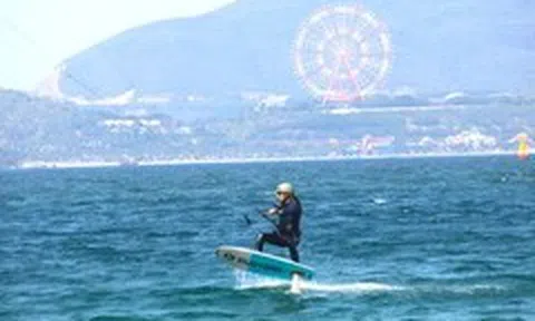 Festival biển 2026: Ngắm diều khổng lồ, vận động viên lướt ván trên vịnh Nha Trang