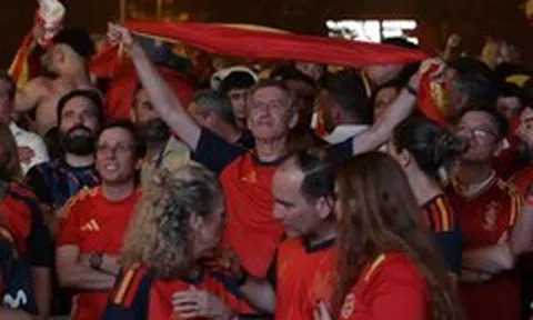 Tây Ban Nha vô địch World Cup 2026, đường phố ngập sắc cờ và ánh sáng