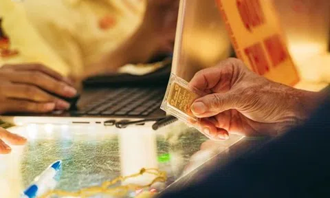 Giá vàng thế giới bất ngờ tăng mạnh