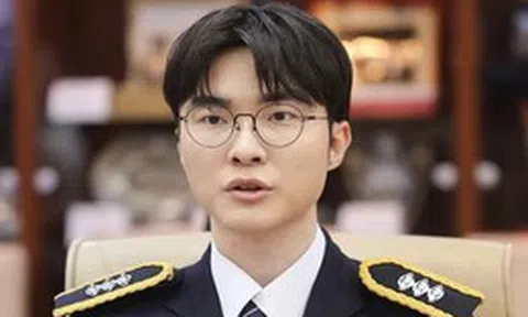 Huyền thoại thể thao điện tử Faker được phong hàm trung sĩ