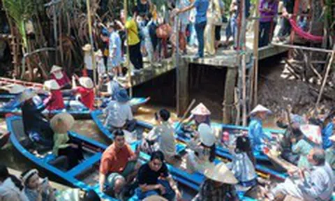 Khắc phục ùn ứ đò chèo ở cù lao Thới Sơn sau cơn sốt mạng xã hội