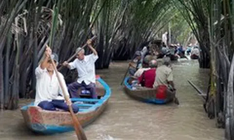 Giá chèo đò tại cù lao Thới Sơn, suốt 17 năm không thay đổi: 15.000 đồng cho hai người chèo đò