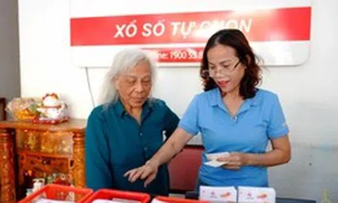 Tuổi 60 vẫn bán Vietlott mỗi ngày vì thích được gặp khách hàng