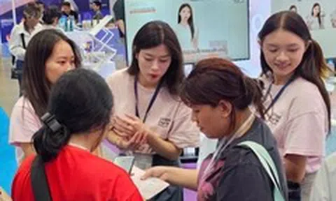 Giới trẻ quan tâm công nghệ làm đẹp song hành cùng 'làn sóng xanh'