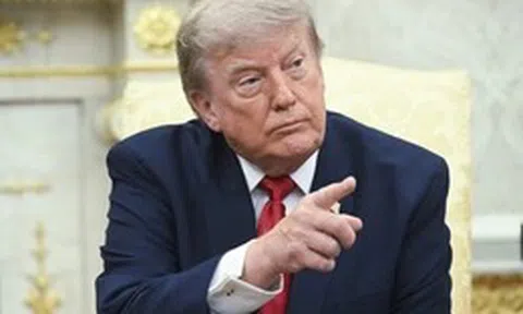 Ông Trump dựng biển báo trước bảo tàng, muốn sửa lịch sử nước Mỹ