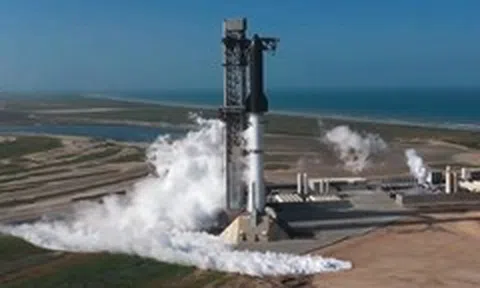 Starship phóng thành công 20 vệ tinh Starlink V3, lần đầu trở về gần như nguyên vẹn