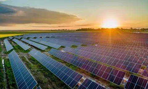 Tập đoàn 110 năm tuổi của Foxconn thâu tóm hoàn toàn DN điện mặt trời tại Việt Nam, lấn sân sang pin lưu trữ