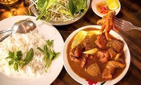 ‘Mai em xuống Sóc Trăng, nhớ dặn quán chừa em dĩa cà ri gà, chân rút xương’